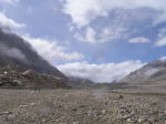 Rozpadající se oblačnost nad Everestem. Autor: Dano Sokol