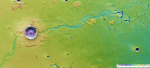 Krátery a vyschlá koryta v oblasti Hephaestus Fossae Autor: ESA/DLR/FU Berlin (G. Neukum)